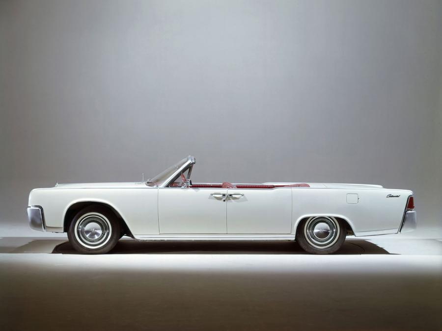  Lincoln Continental Convertible 1964 года  (фото 8 из 9)